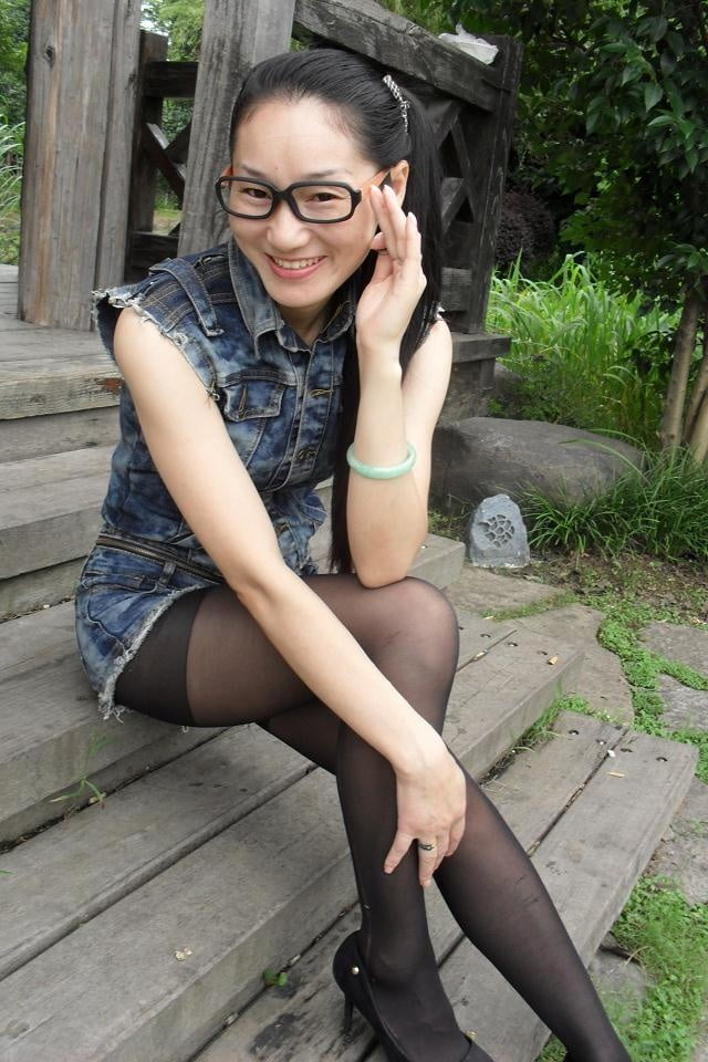 Asia chica con gafas 10
 #106122436