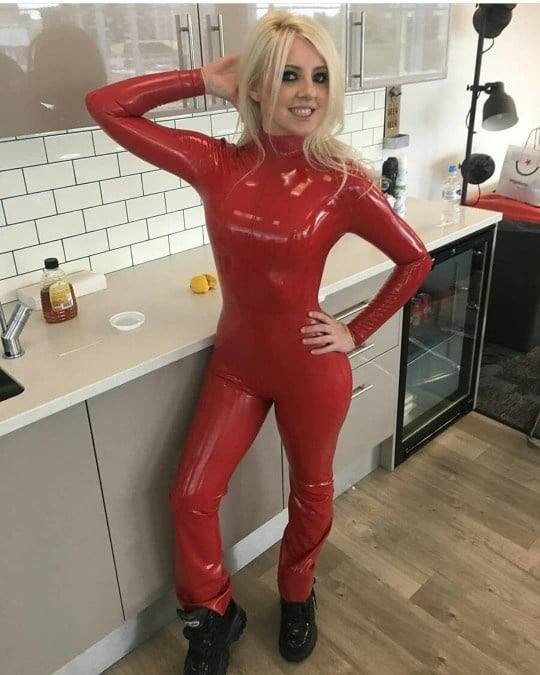 Latex Rubber Milf Mature BBW March issue #105295924