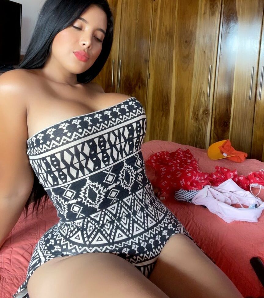 Alejandra Quiroz desnuda #107931703