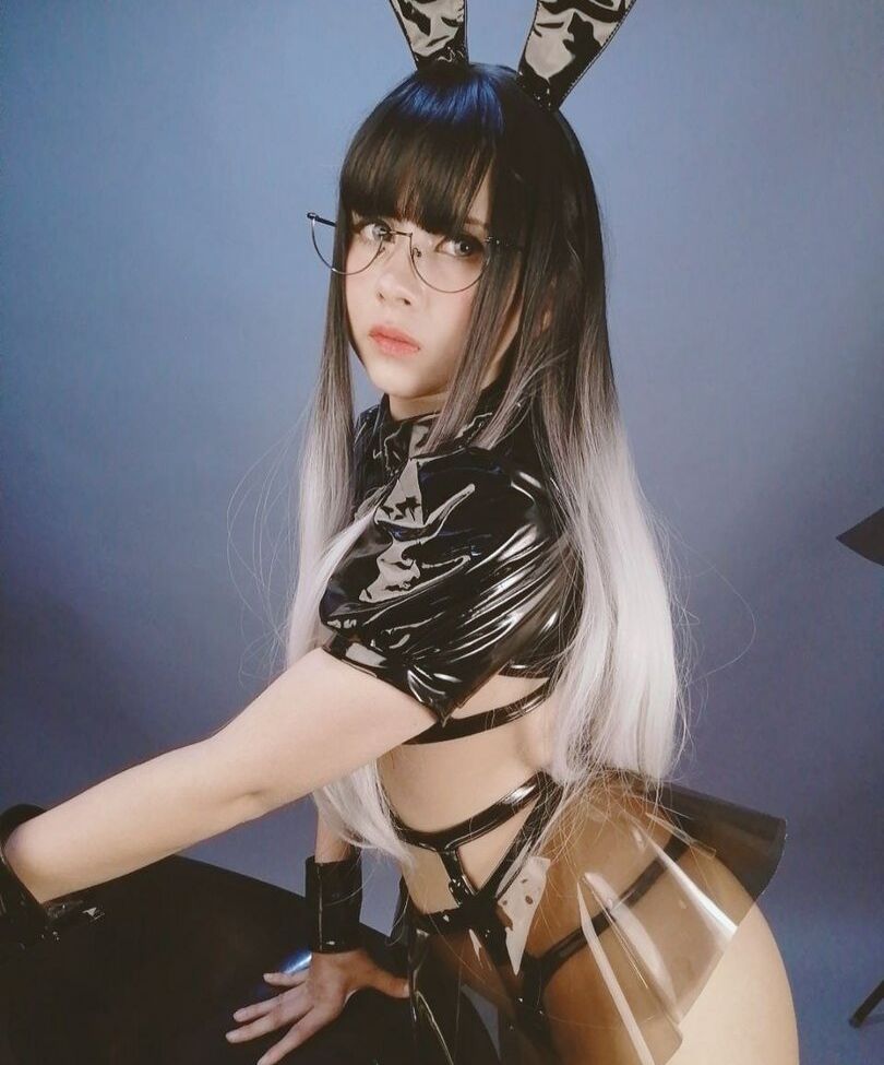 Whiterabbit.exe nude #109686699