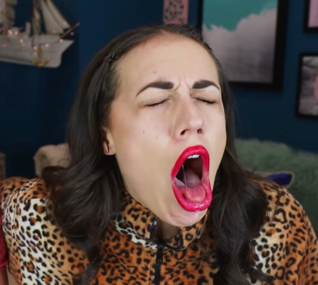 Colleen Ballinger desnuda #108096901