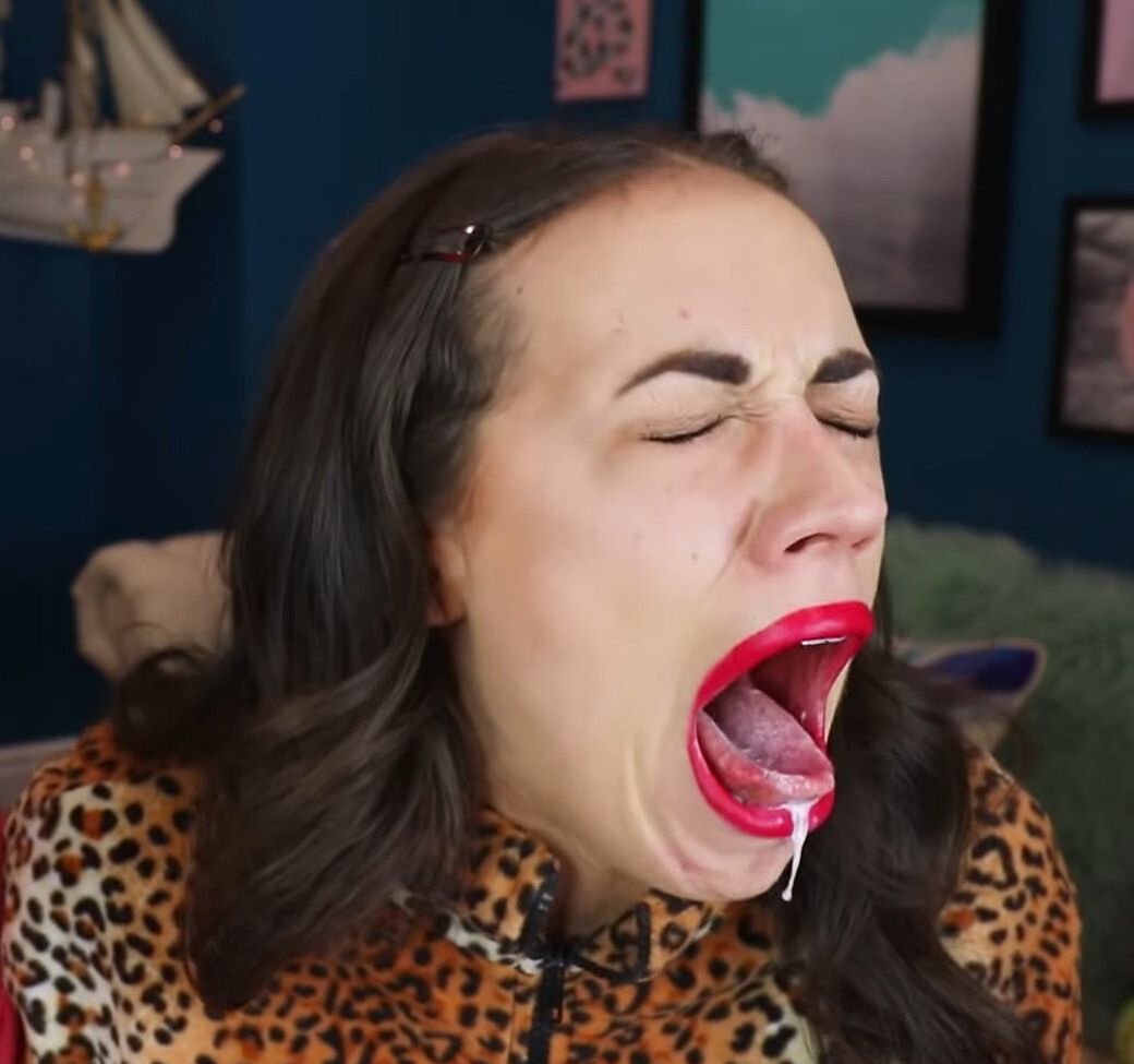 Colleen Ballinger desnuda #108096902
