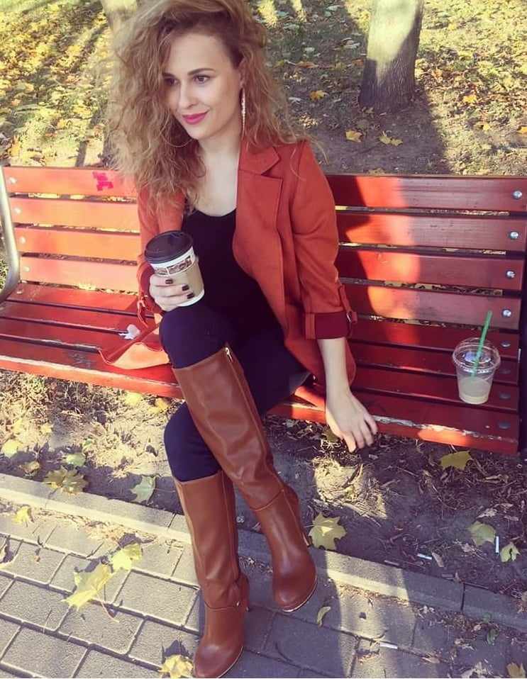 Weibliche Berühmtheit - europäisch misc booted babes
 #101206855