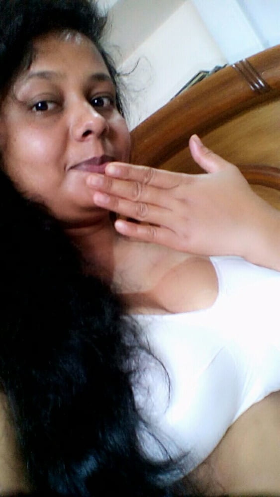 Sri Lanka Super sexy wife 01 - Chithra #105090017