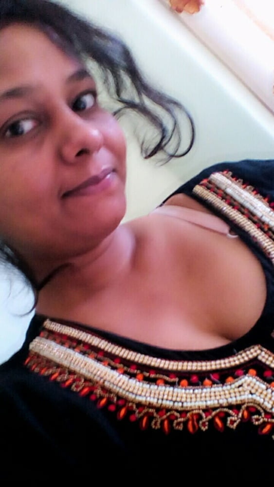 Sri Lanka Super sexy wife 01 - Chithra #105090026