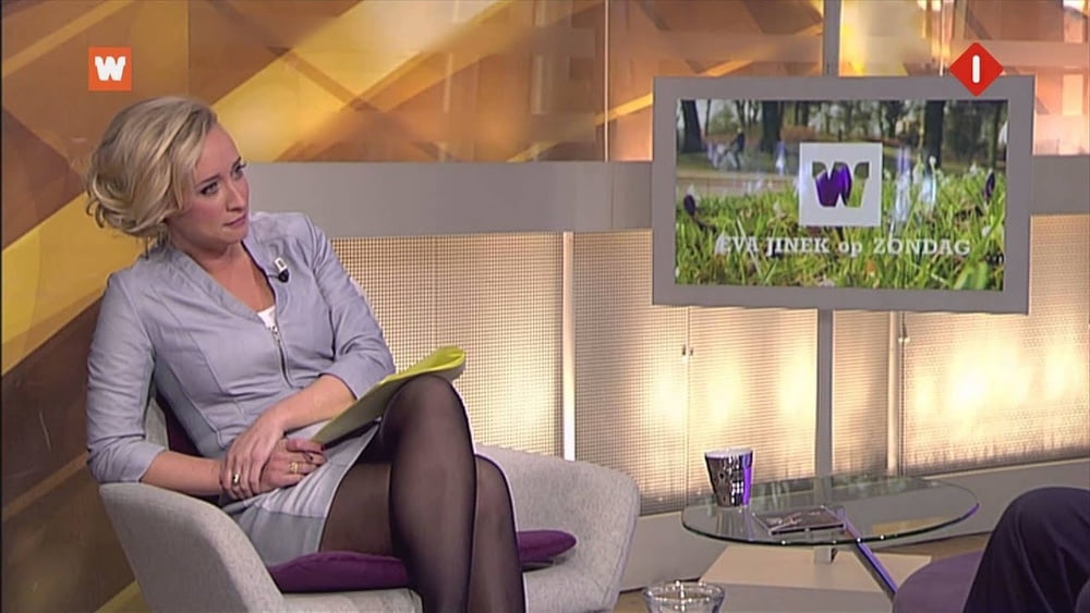 オランダのテレビ番組の乳房のエバ・ジネック
 #80253203