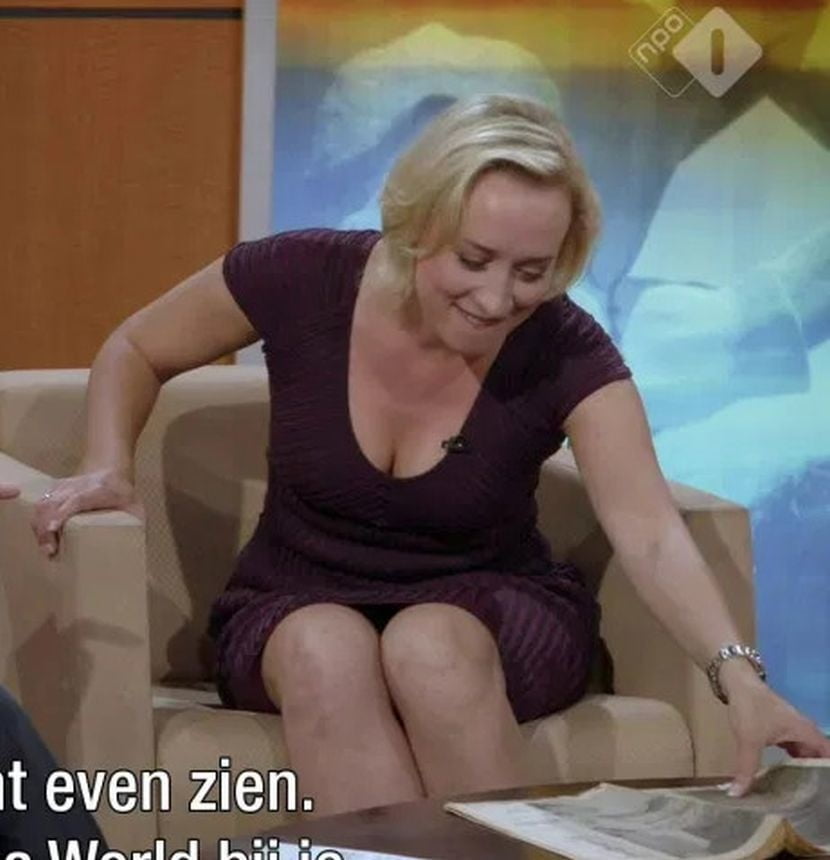 オランダのテレビ番組の乳房のエバ・ジネック
 #80253268
