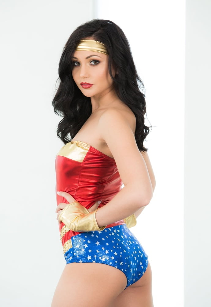 Wonder woman
 #99076119