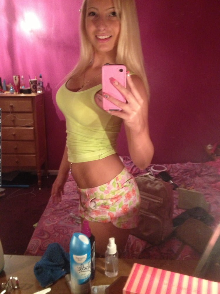 露出した妻たち 11
 #93891235