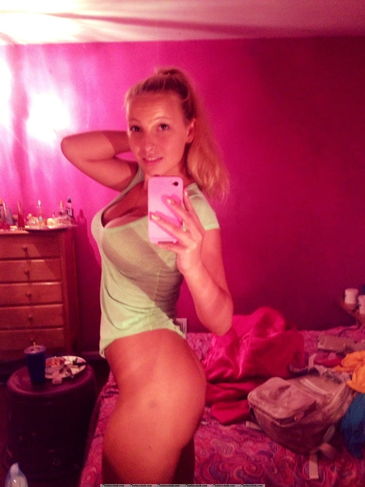 露出した妻たち 11
 #93891295