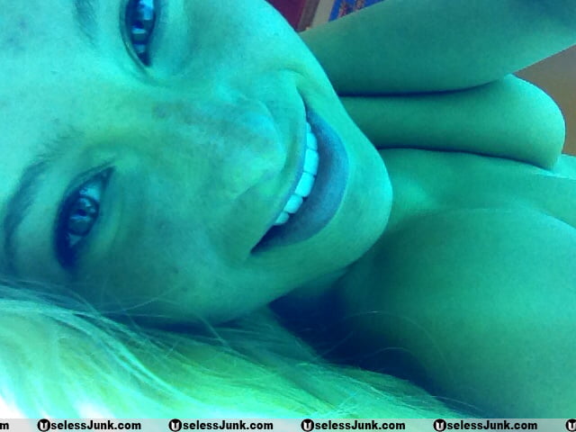 露出した妻たち 11
 #93891394