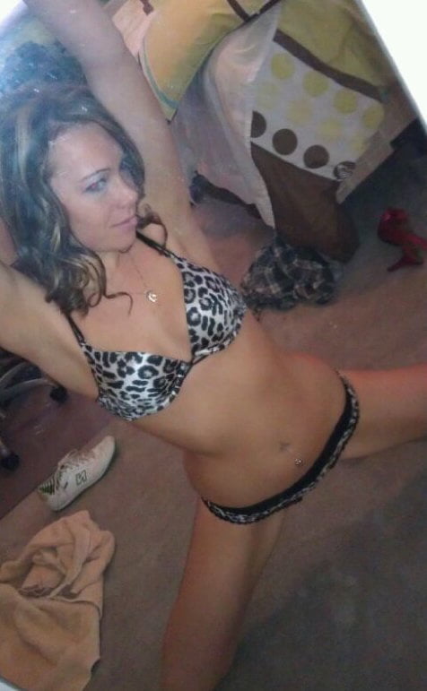 露出した妻たち 11
 #93891450