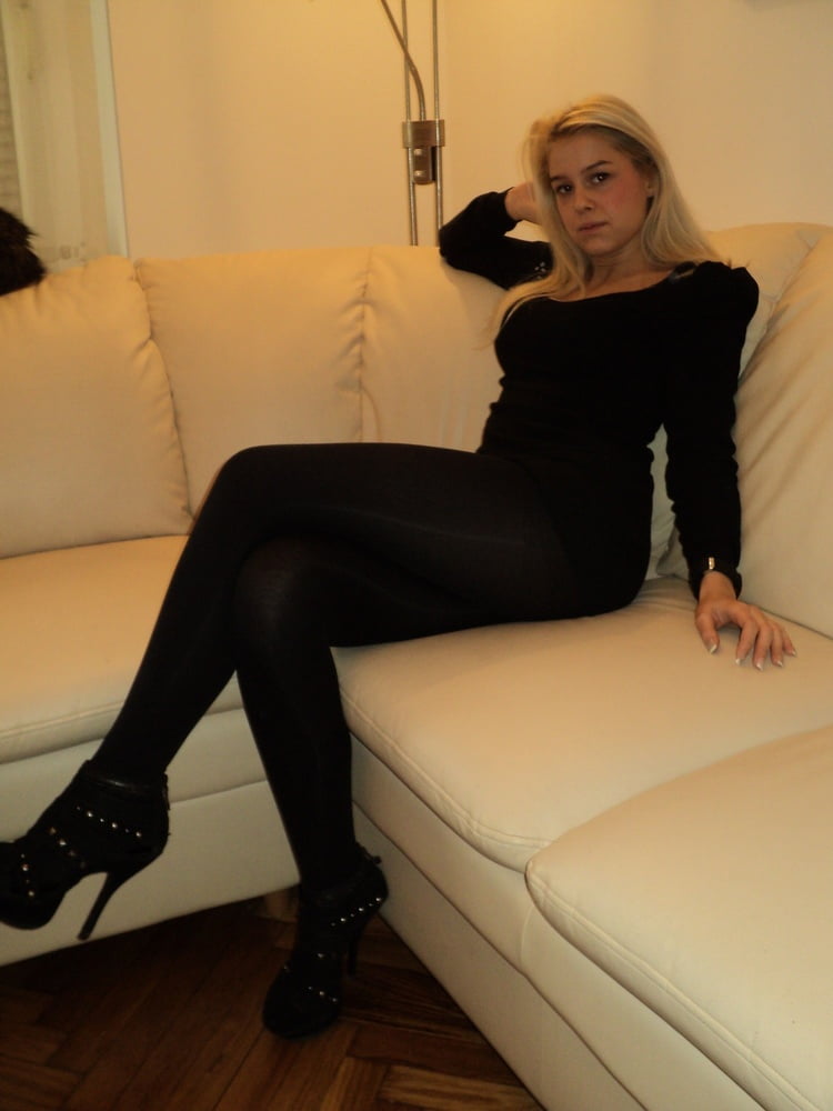 Nina sexy blonde jeune exposée
 #81882632