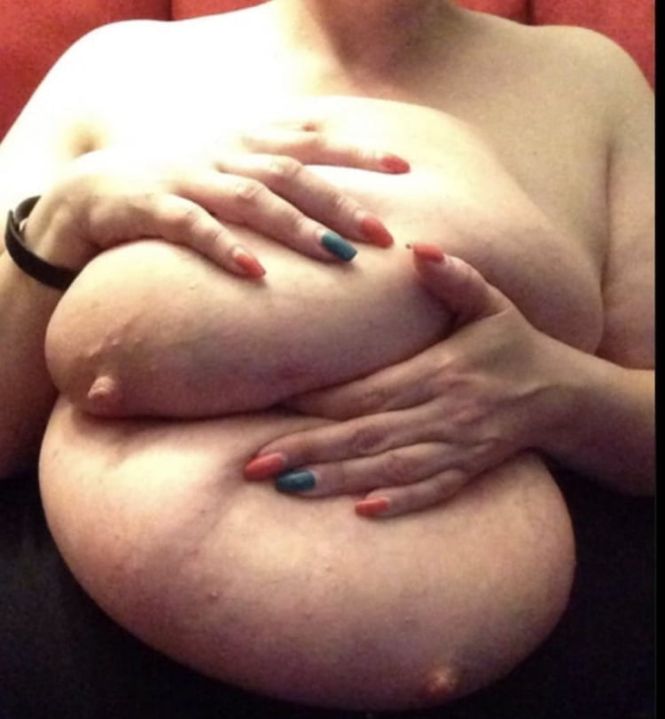 Boob twist #106173280