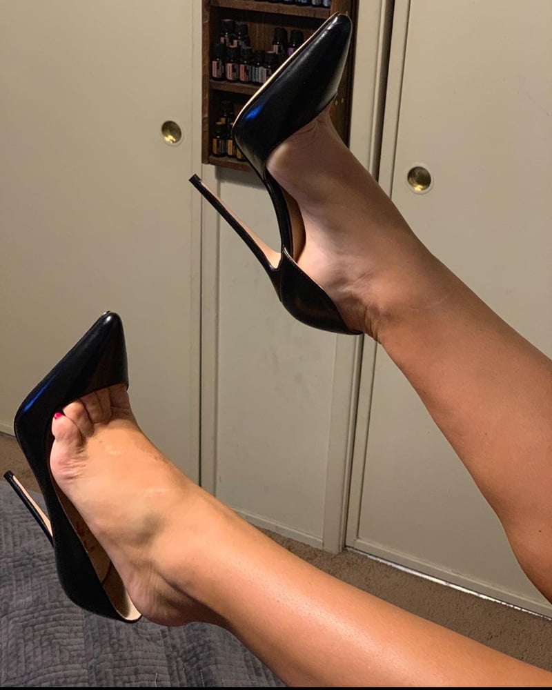 Zoccole e piedi sexy #102848580