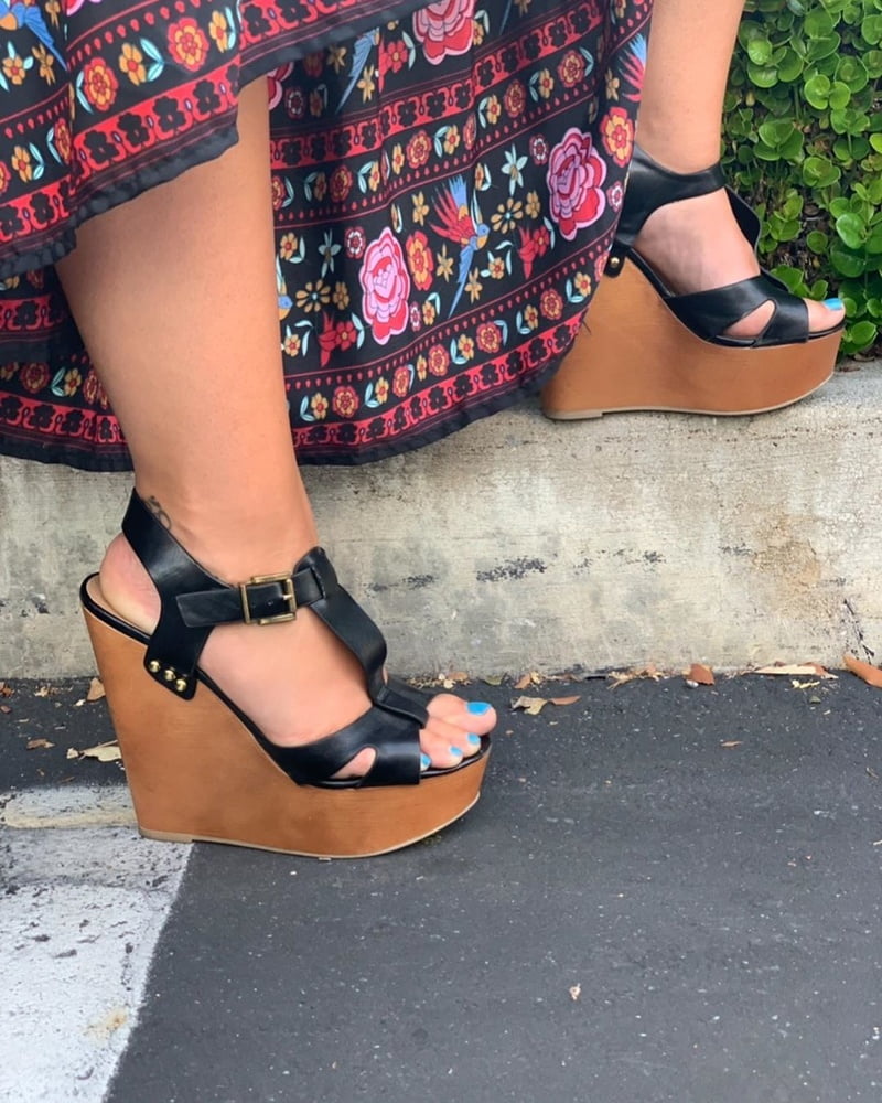 Zoccole e piedi sexy #102848595
