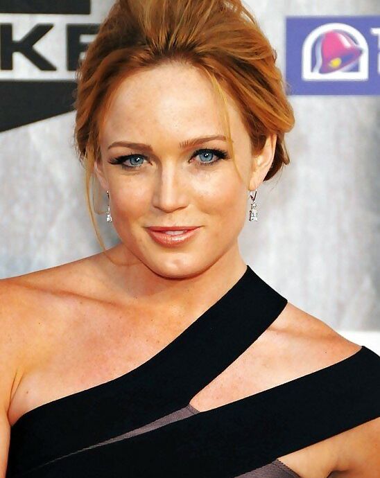 Caity Lotz desnuda #109253526