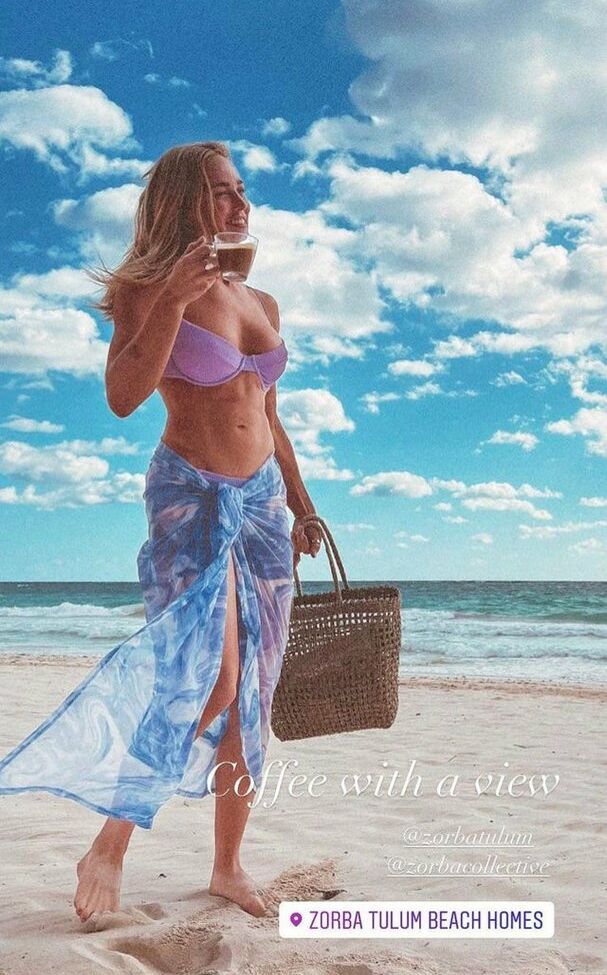 Caity Lotz desnuda #109253551
