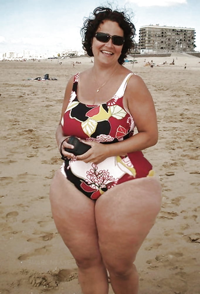 Hanches larges de grosses putes 2- caderas anchas de putas gordas
 #84073967