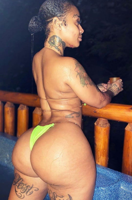 Dat ass #21
 #90400916