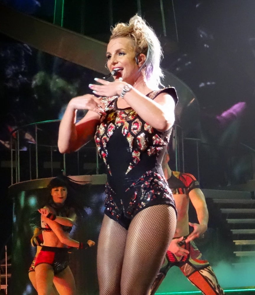 Britney spears en vivo en el escenario
 #98814636