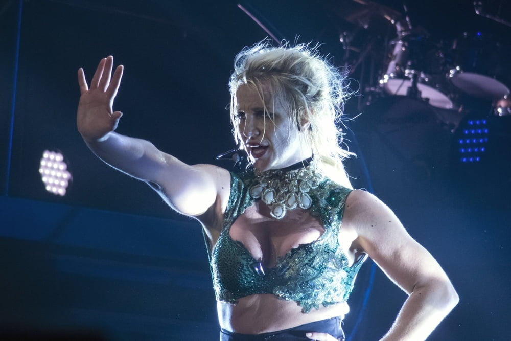 Britney spears en vivo en el escenario
 #98814714