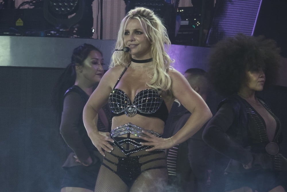 Britney spears en vivo en el escenario
 #98814722