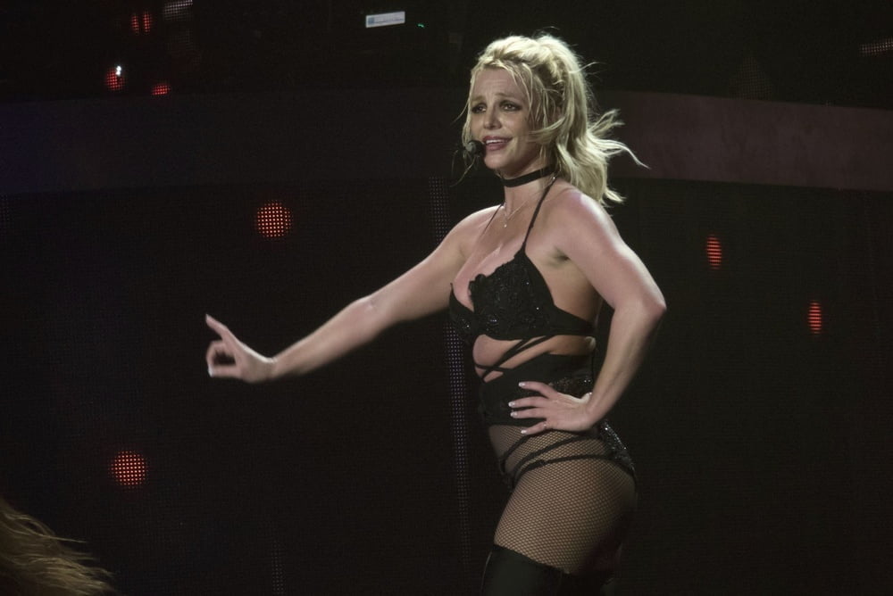 Britney spears en vivo en el escenario
 #98814730