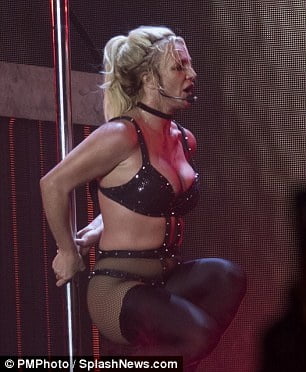 Britney spears en vivo en el escenario
 #98814803