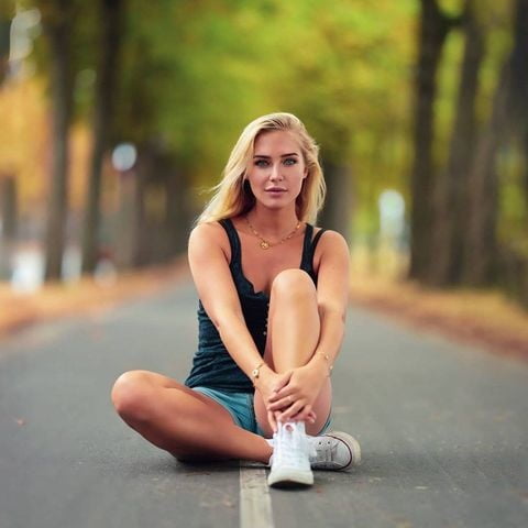 Ma di troie ce ne son tante...? e di donne...?
 #101842231