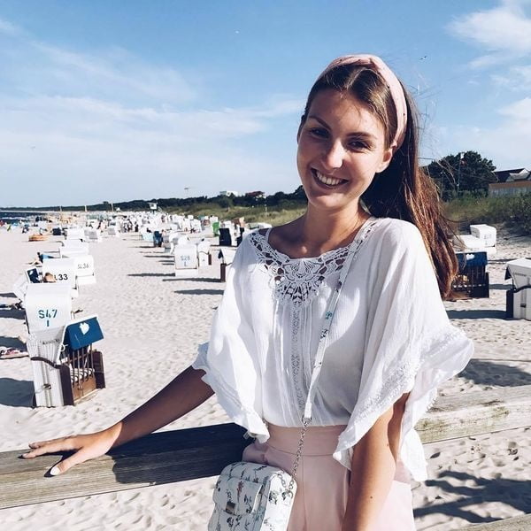 Ma di troie ce ne son tante...? e di donne...?
 #101842257