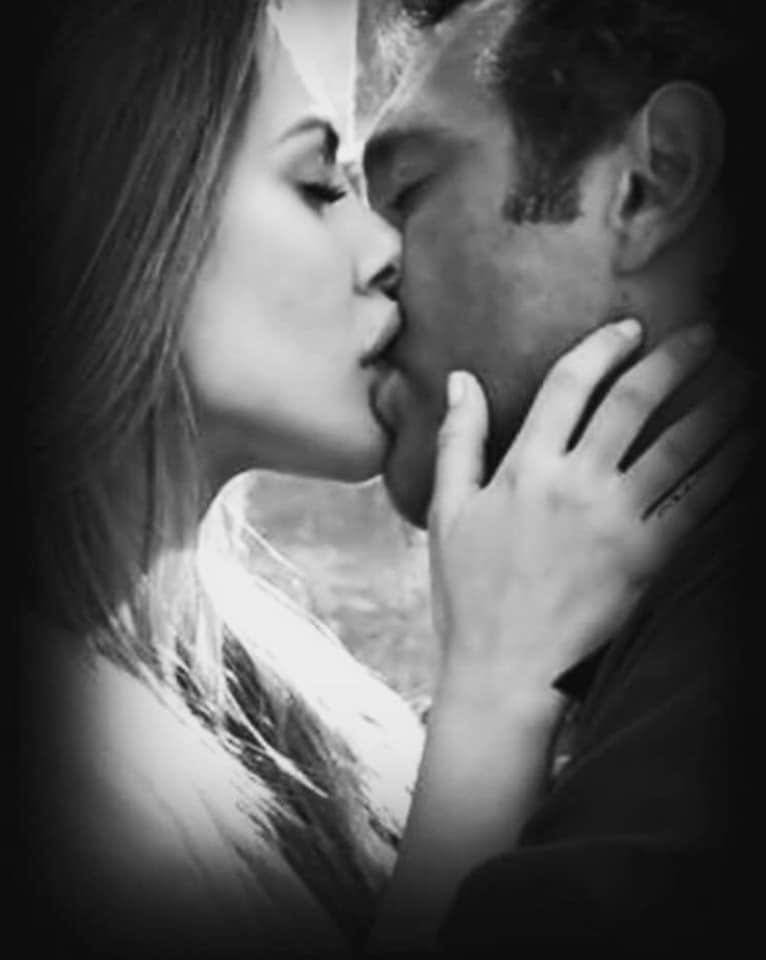 Ma di troie ce ne son tante...? e di donne...?
 #101842327