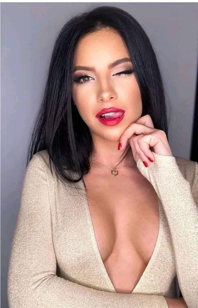 Ma di troie ce ne son tante...? e di donne...?
 #101842454