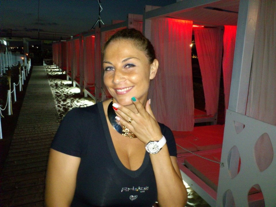 Ma di troie ce ne son tante...? e di donne...?
 #101842828