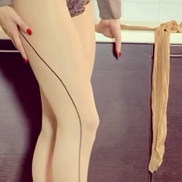 Ma di troie ce ne son tante...? e di donne...?
 #101842881