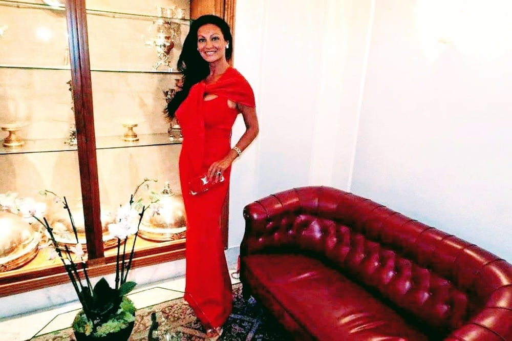 Ma di troie ce ne son tante...? e di donne...?
 #101842982