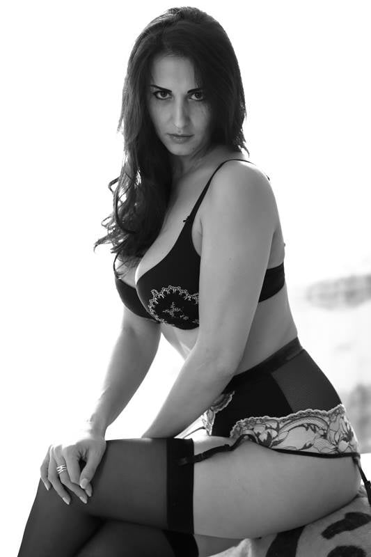 Ma di troie ce ne son tante...? e di donne...?
 #101843060