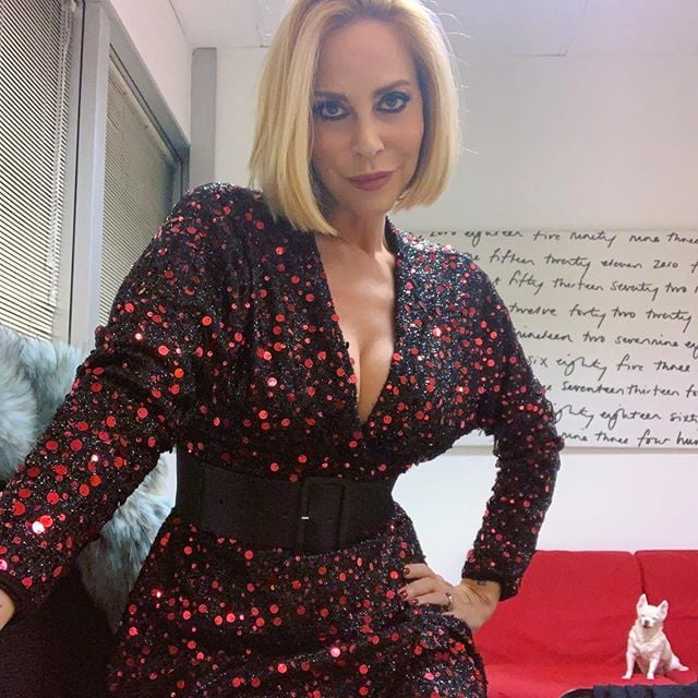 Ma di troie ce ne son tante...? e di donne...?
 #101843235