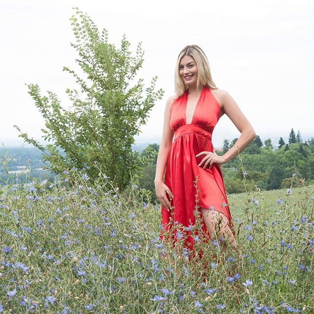 Ma di troie ce ne son tante...? e di donne...?
 #101843276