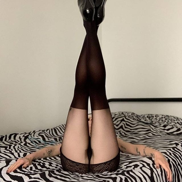 Ma di troie ce ne son tante...? e di donne...?
 #101843330