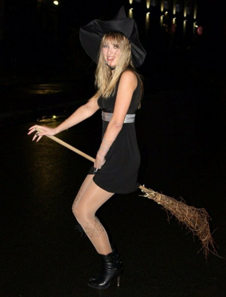 Ma di troie ce ne son tante...? e di donne...?
 #101843532