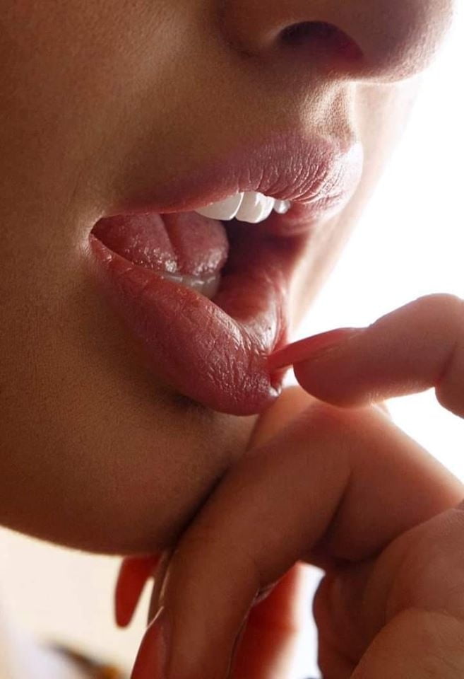 Ma di troie ce ne son tante...? e di donne...?
 #101843536