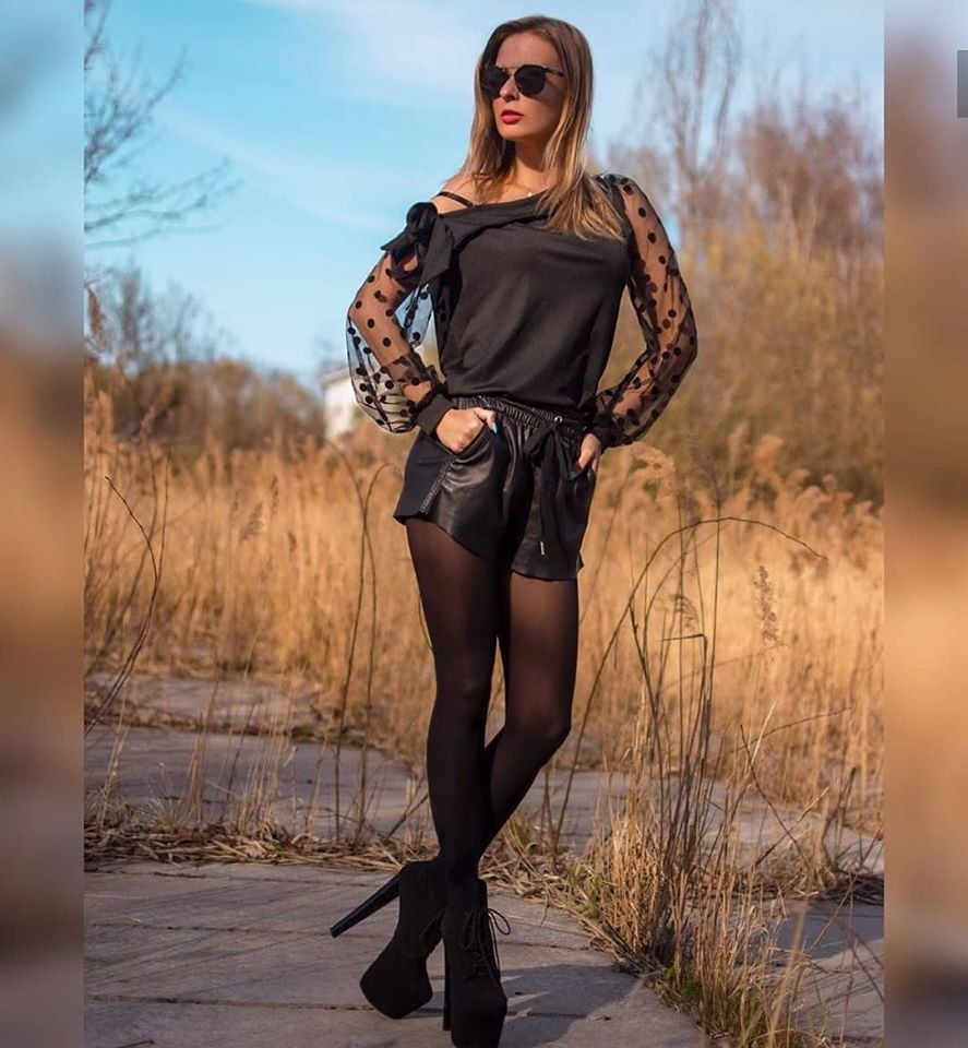 Ma di troie ce ne son tante...? e di donne...?
 #101843538