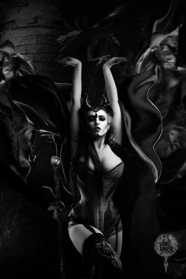 Ma di troie ce ne son tante...? e di donne...?
 #101843539