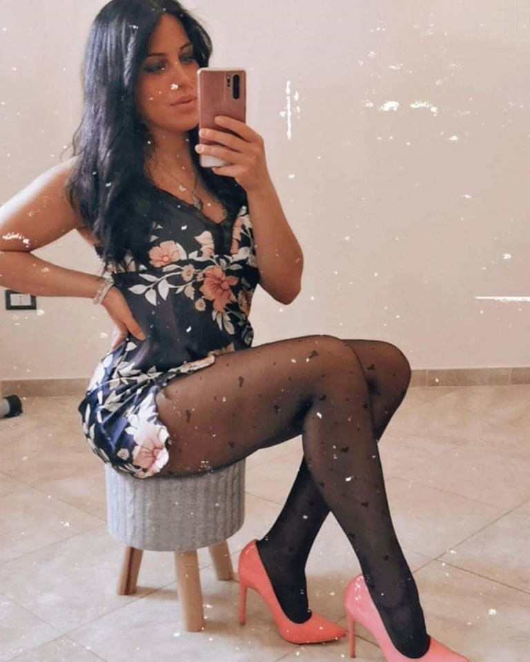 Ma di troie ce ne son tante...? e di donne...?
 #101843602