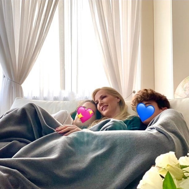 Ma di troie ce ne son tante...? e di donne...?
 #101843644