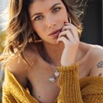 Ma di troie ce ne son tante...? e di donne...?
 #101843668