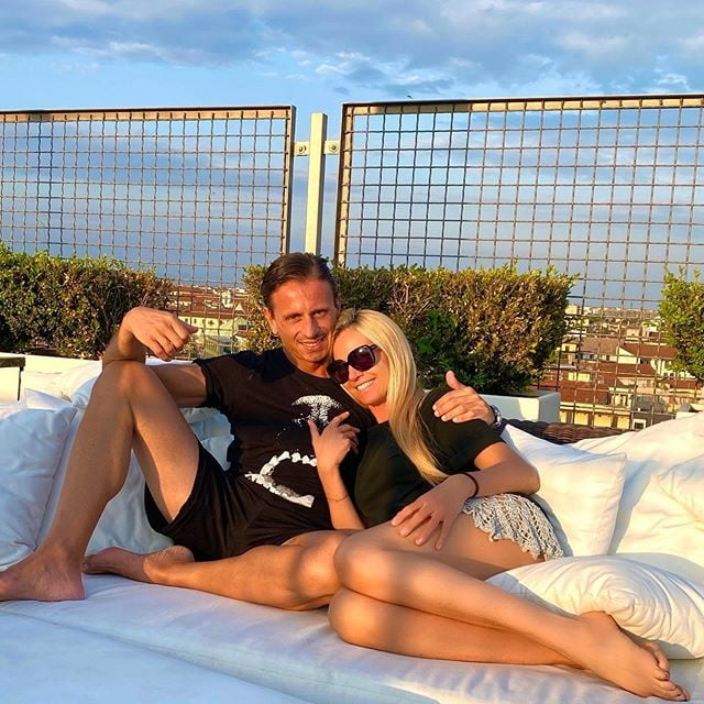 Ma di troie ce ne son tante...? e di donne...?
 #101843760