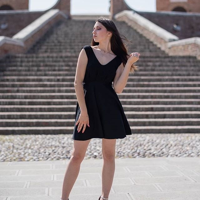 Ma di troie ce ne son tante...? e di donne...?
 #101843786