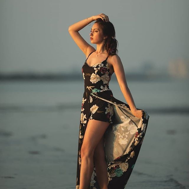 Ma di troie ce ne son tante...? e di donne...?
 #101843787